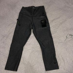 Grey feathered Nike cropped leggings